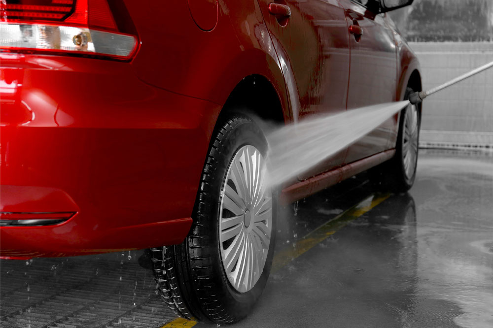 8 common mistakes to avoid while washing a car